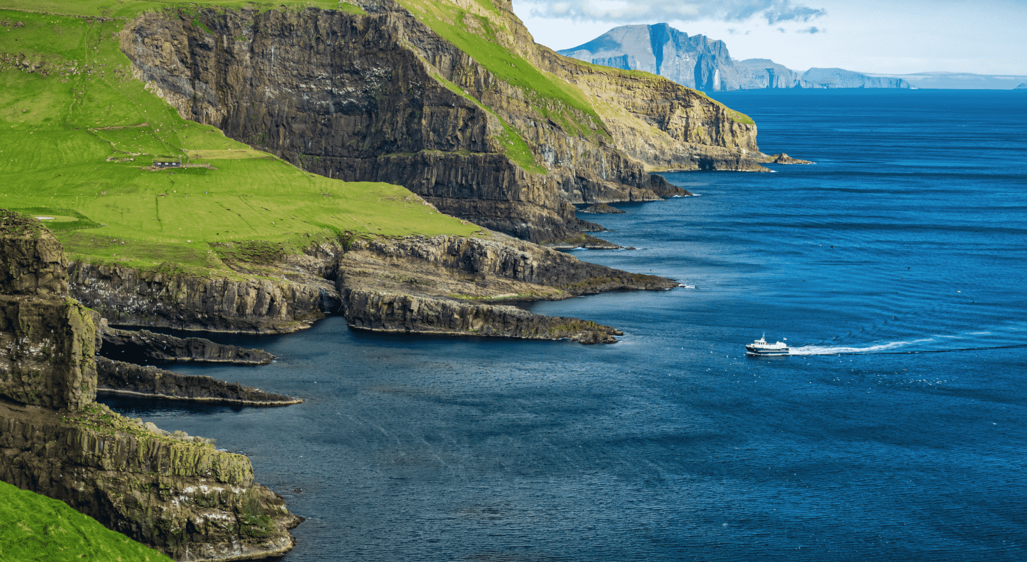 5-5-hour-mykines-island-day-tour-guide-to-faroe-islands
