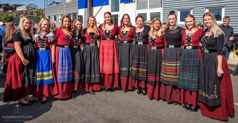 Women in Faroese national dress