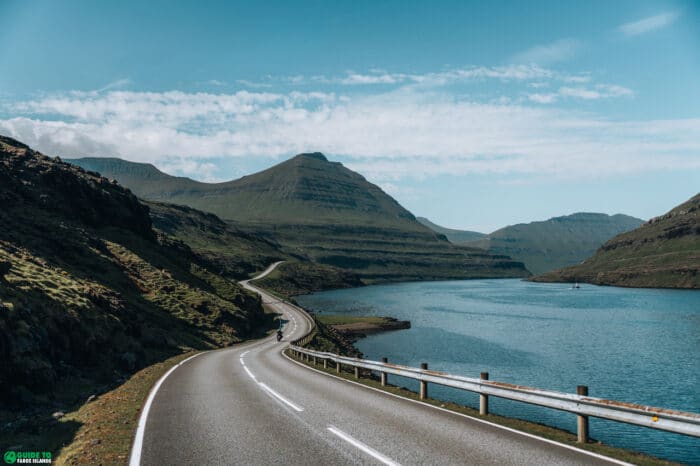 Funningsfjørður road