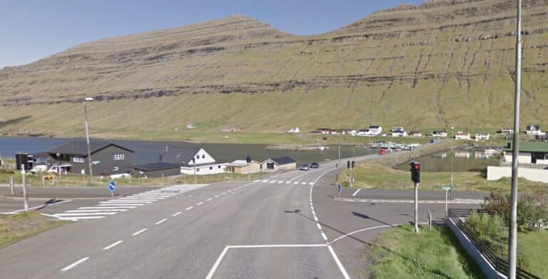 Traffic lights on Borðoy Island