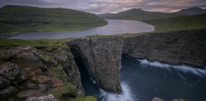 Lake Above the Ocean