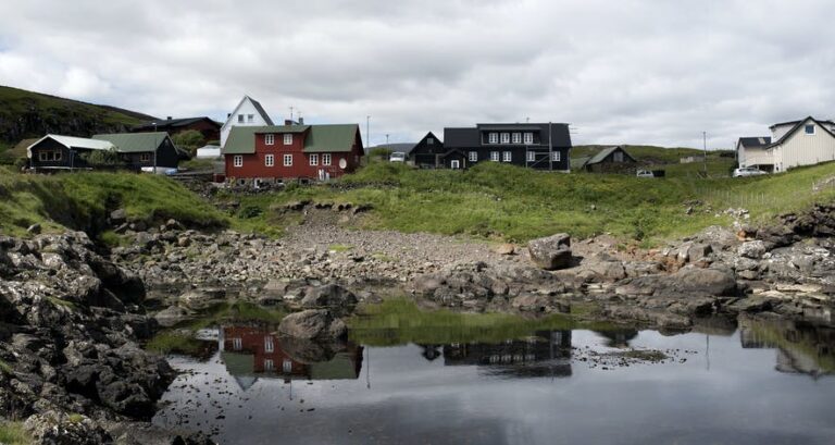 Houses next to seaside