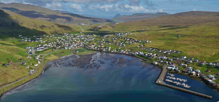 Sørvágur next to Vágar Airport