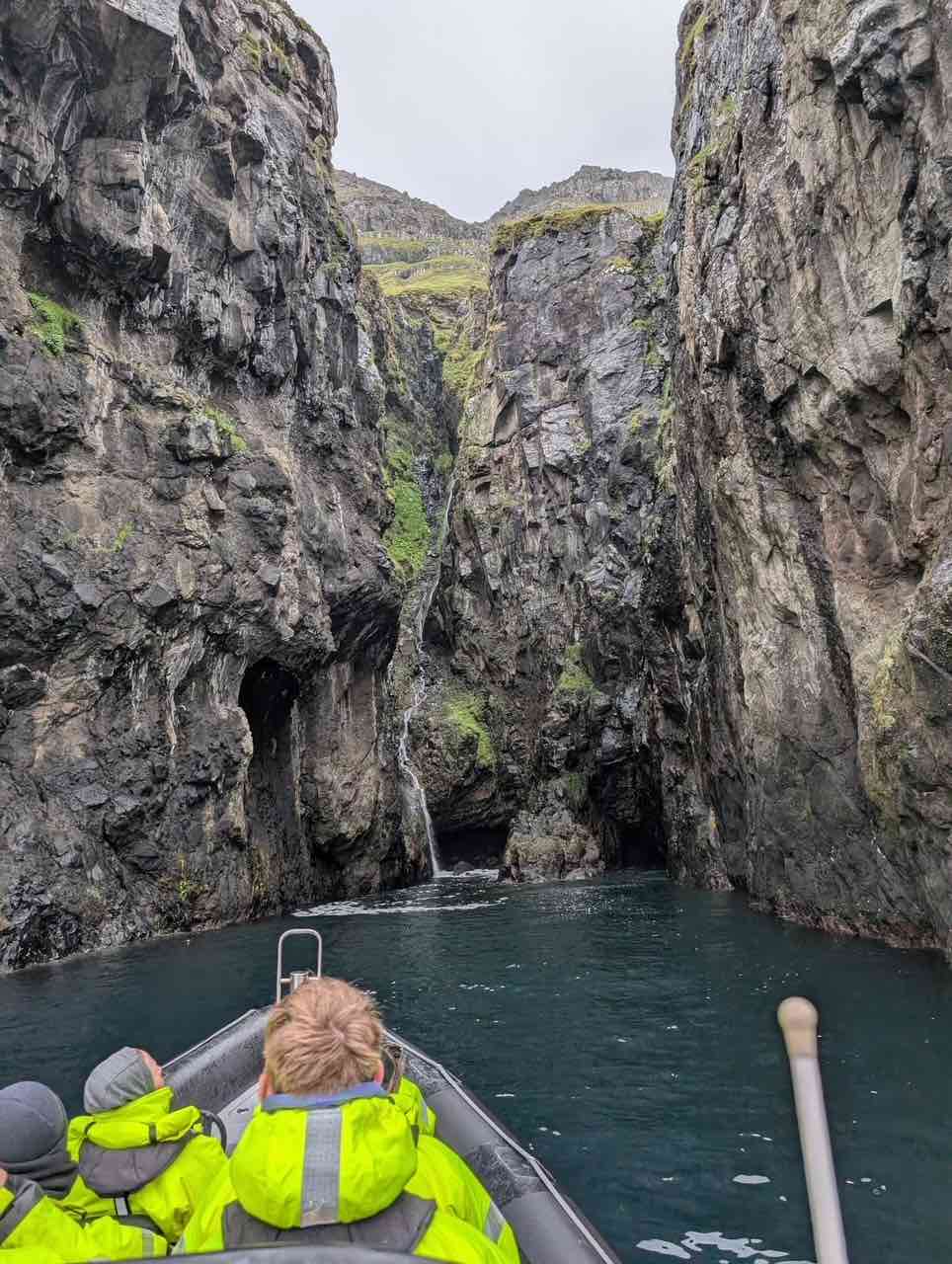 Sailing under sea cliffs Sailing under sea cliffs
