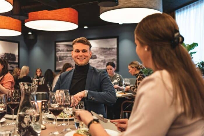 Couple dining at Húsagarður