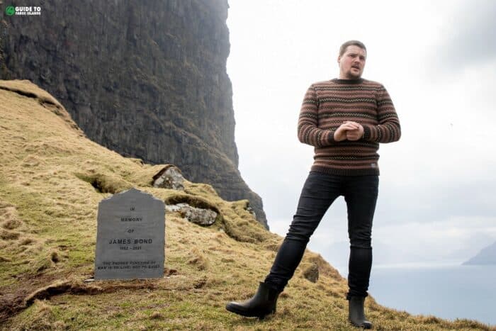 Farmer at James Bond tombstone