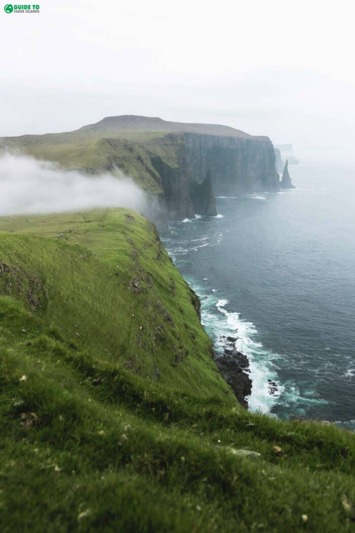 Líraberg Cliff with cloud
